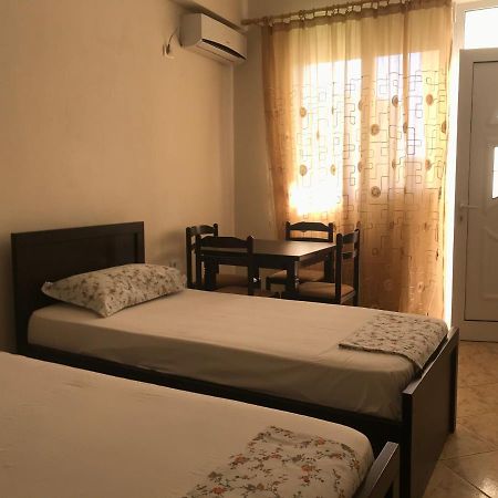 Guesthouse Flamur Ксамил Экстерьер фото