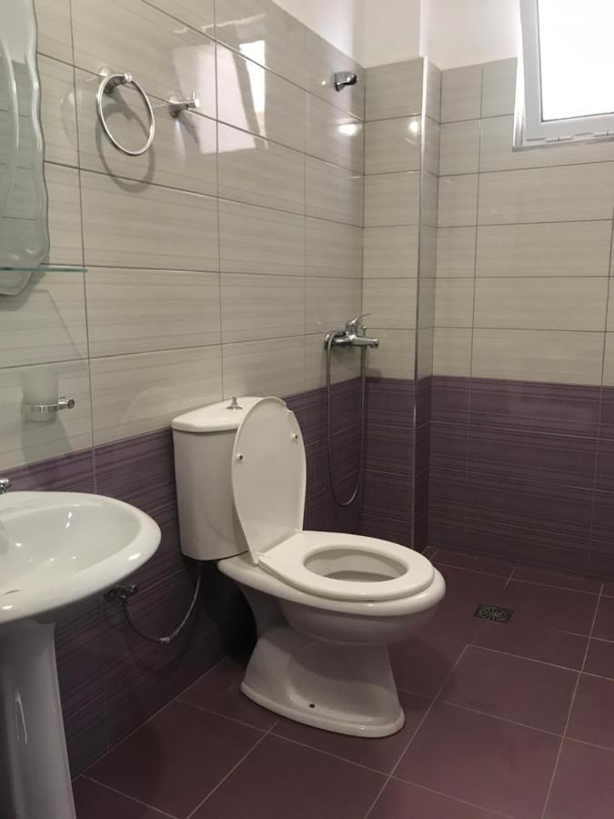 Guesthouse Flamur Ксамил Экстерьер фото